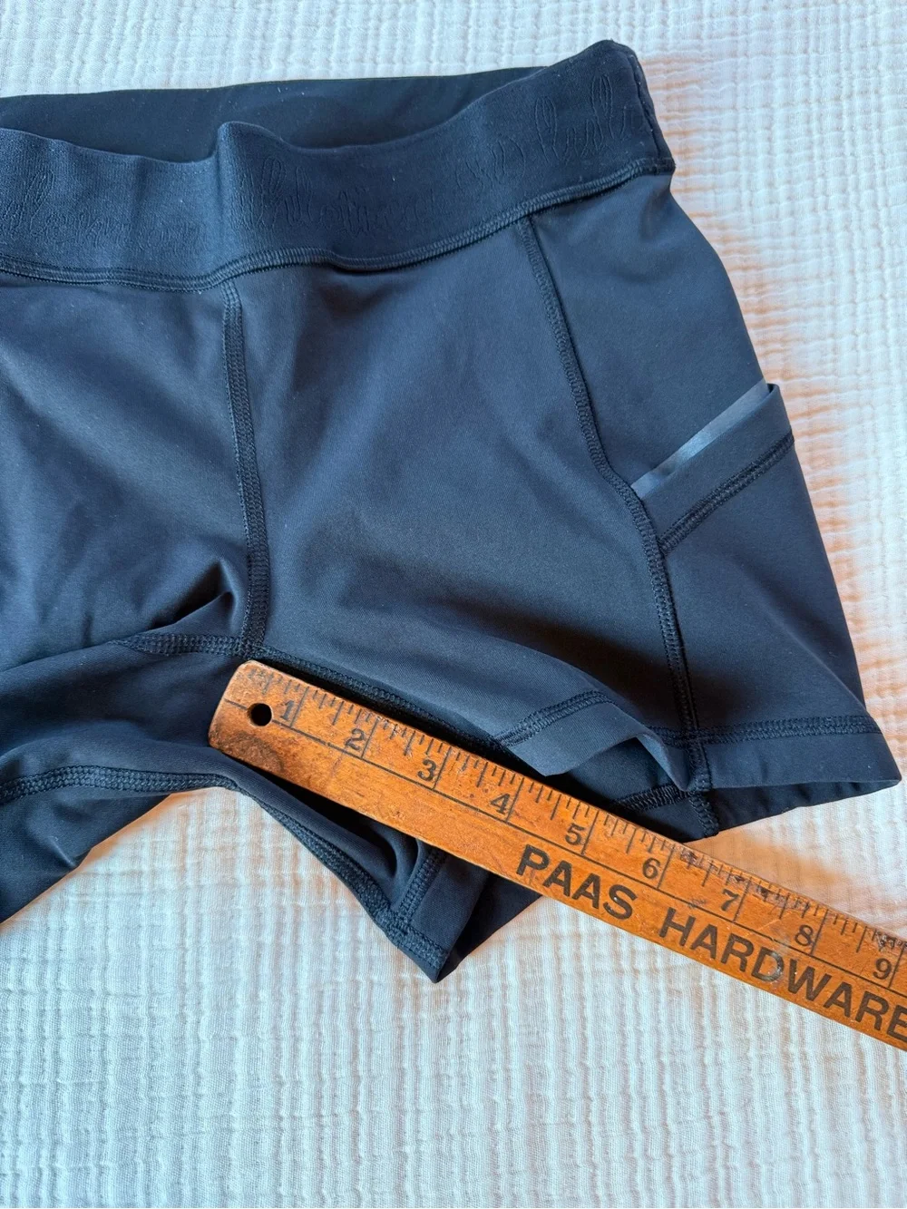 lululemon athletica Black Women's Athletic Bike Shorts with Side Pockets